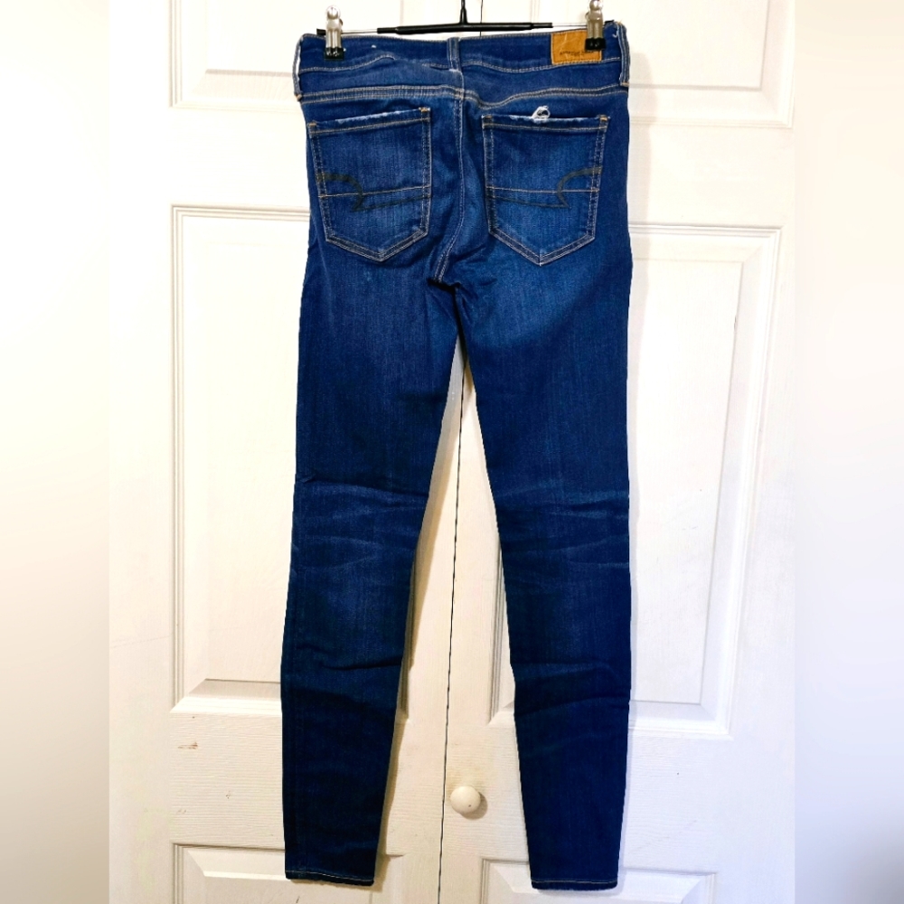 AMERICAN EAGLE Women's 2 Blue Mid-Rise Distressed Super Stretch Jegging Jeans - Picture 2 of 2